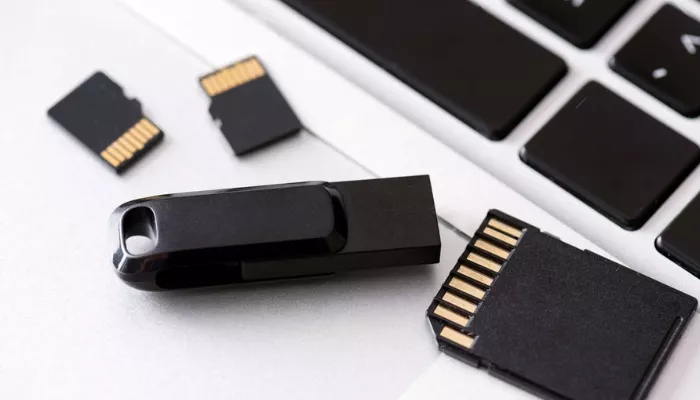 Clé USB & Carte SD